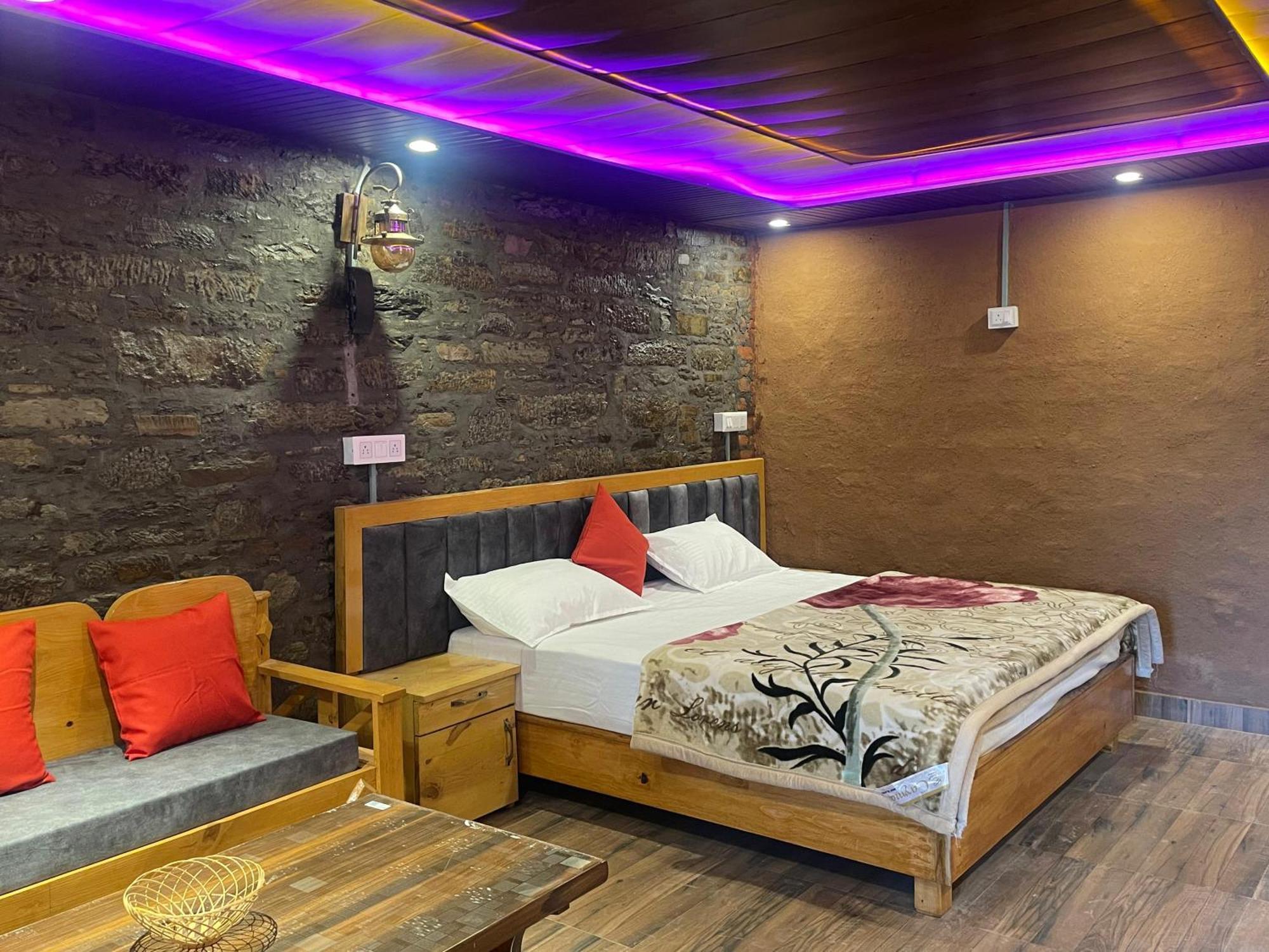 Nature Villaas Basa Homestay Pauri Exterior photo
