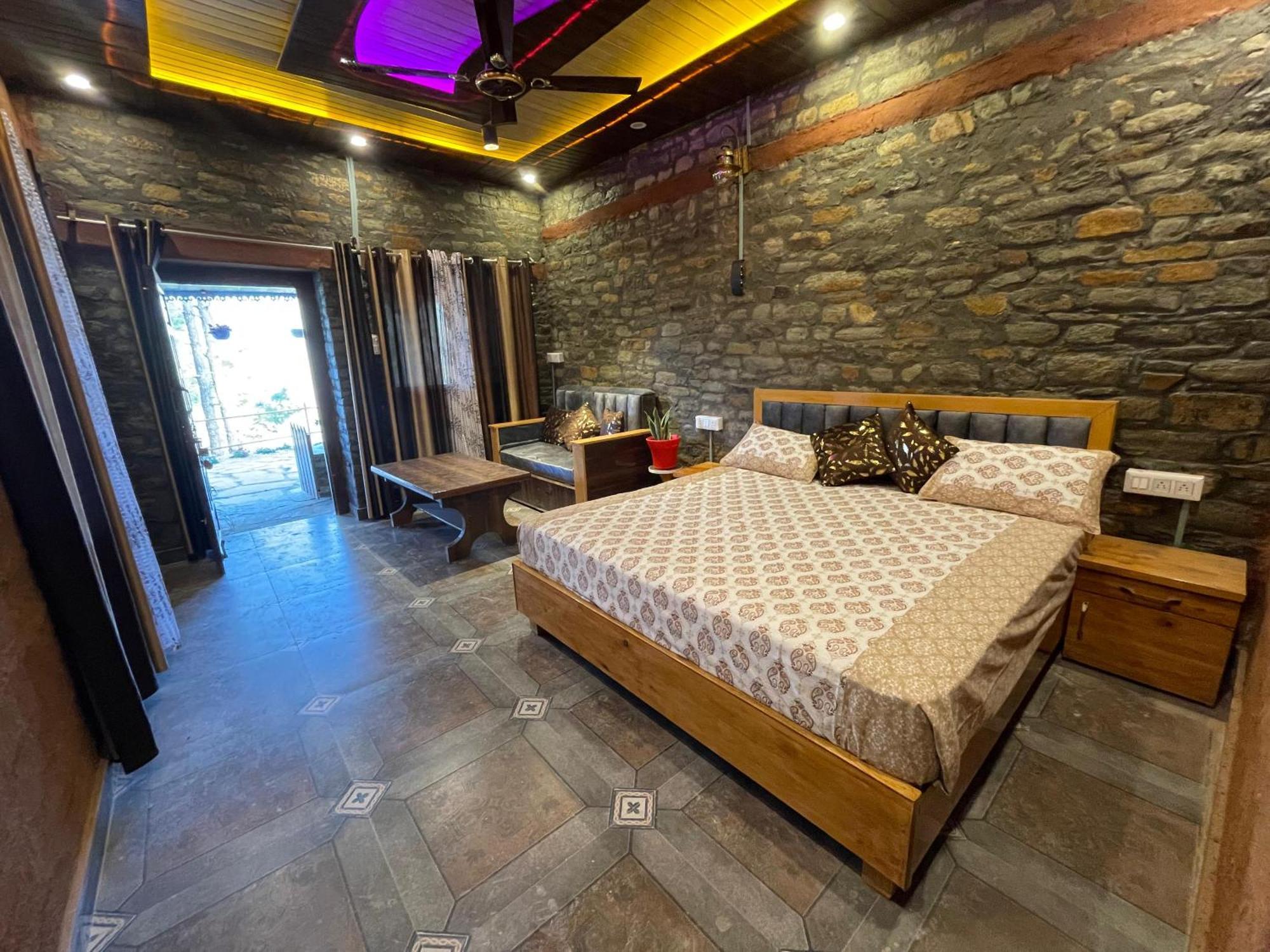Nature Villaas Basa Homestay Pauri Exterior photo